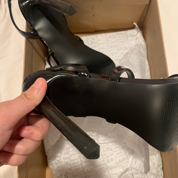 Steve Madden Black Heels NEW - Picture 3 of 4